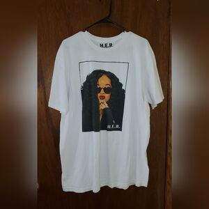 H.E.R. Graphic T Shirt Sz Xl